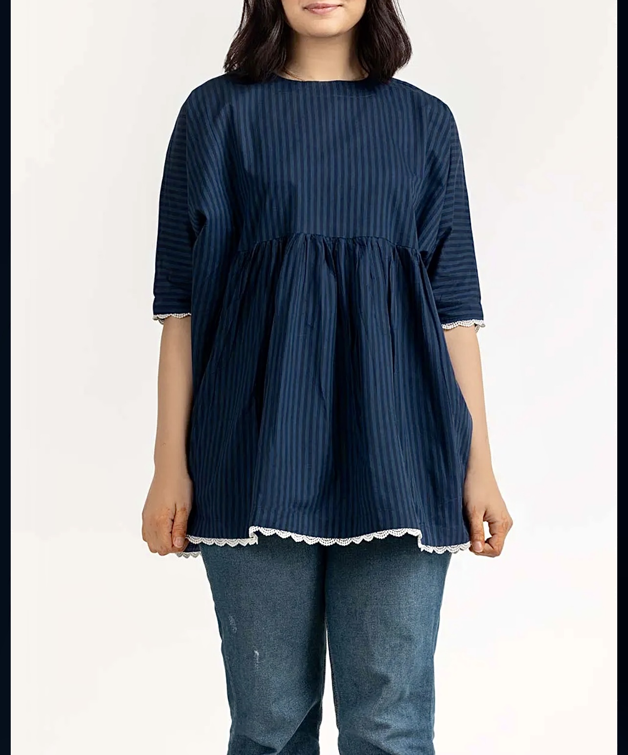 Midnight Ruffle Muse